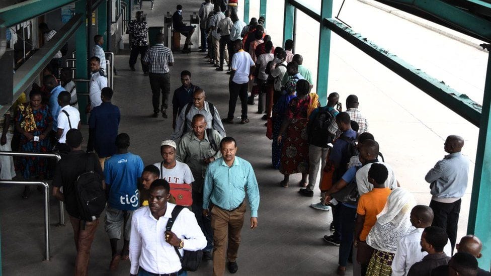 US Embassy in Abuja, Consulate in Lagos to Halt Visa Issuance to Nigerians from January 1