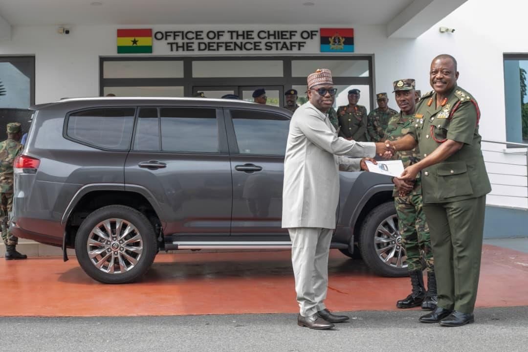 GAF Ex-Gratia Adjustment: Mahama Hands Over Land Cruisers to Former Military Commanders