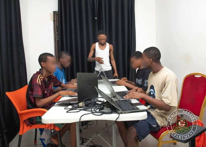Ghana Immigration Arrests 93 Nigerians in Accra Cybercrime Raid, Rescues 73 Victims